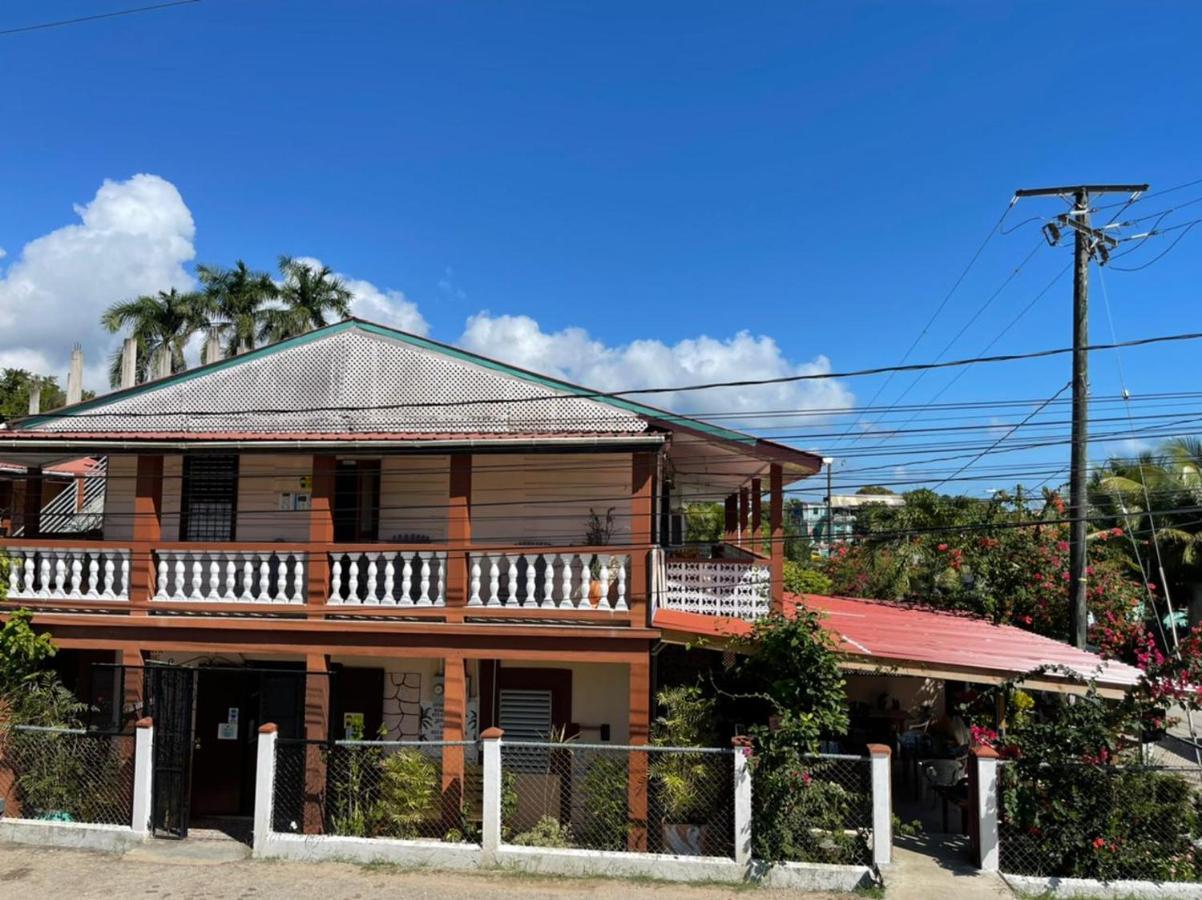 Saint Charles Inn, Belize Central America Punta Gorda Exteriér fotografie